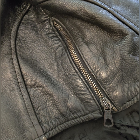 Black Leather Motorcycle Jacket - Picture 4 of 10